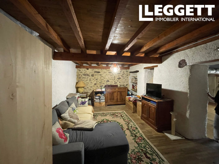 Image No.10-3 Bed House for sale