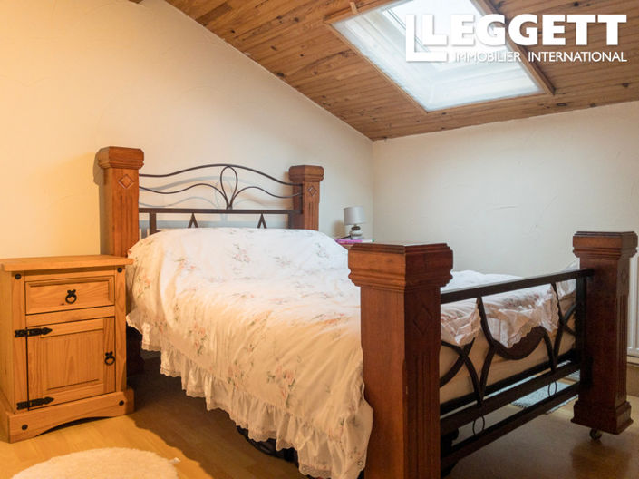 Image No.6-5 Bed House for sale