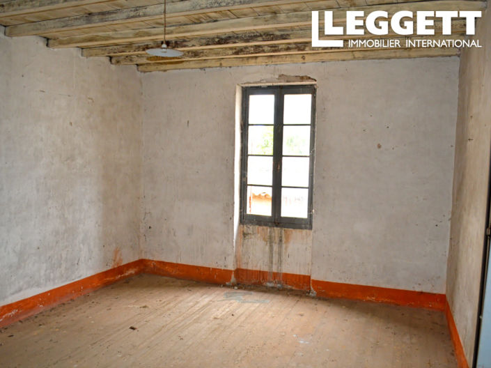 Image No.9-5 Bed House for sale