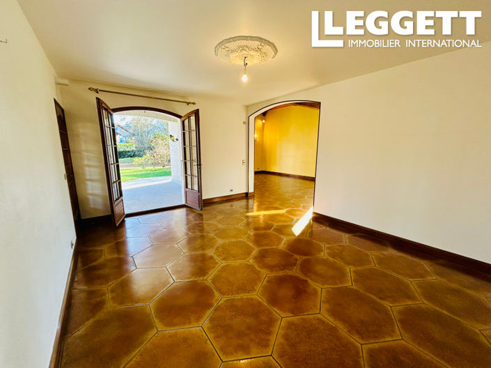 Image No.4-5 Bed House for sale