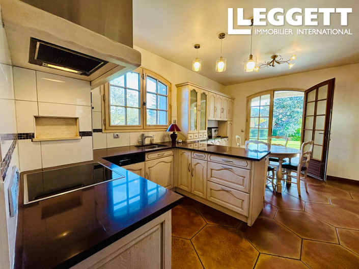 Image No.5-5 Bed House for sale