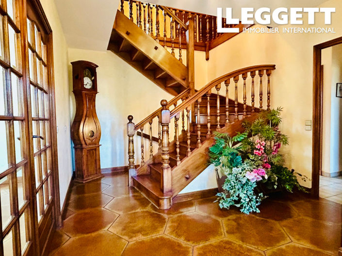 Image No.7-5 Bed House for sale