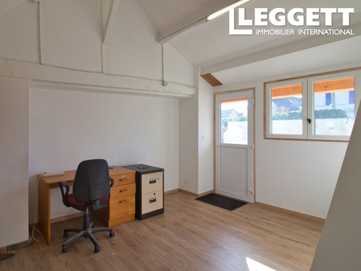 Image No.10-3 Bed House for sale