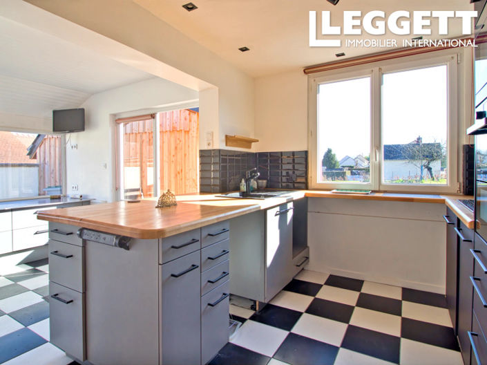 Image No.6-3 Bed House for sale