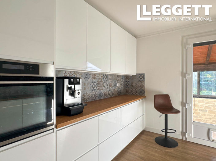 Image No.7-5 Bed House for sale