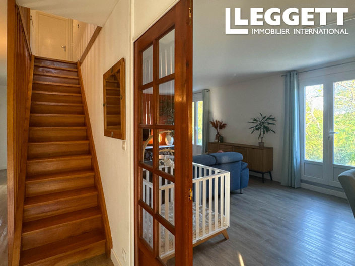 Image No.8-5 Bed House for sale