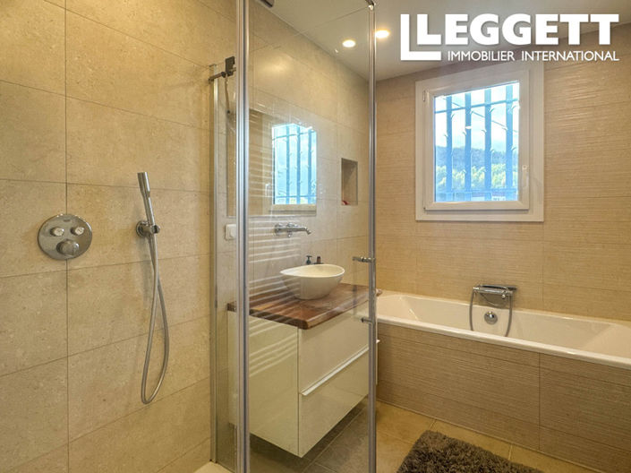 Image No.9-5 Bed House for sale