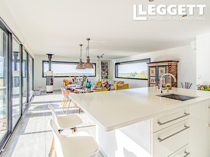 Image No.4-6 Bed House for sale