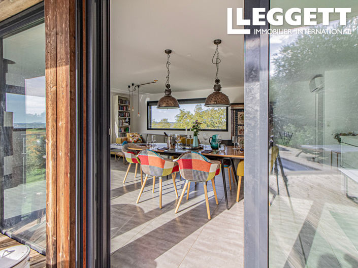 Image No.9-6 Bed House for sale