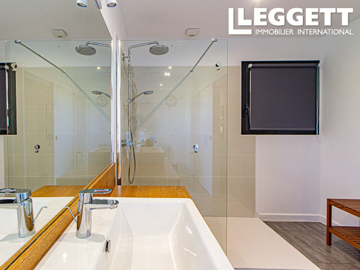 Image No.9-6 Bed House for sale