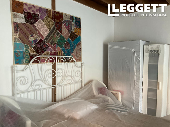 Image No.8-3 Bed House for sale