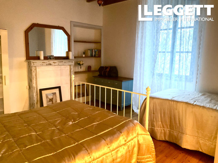 Image No.9-3 Bed House for sale