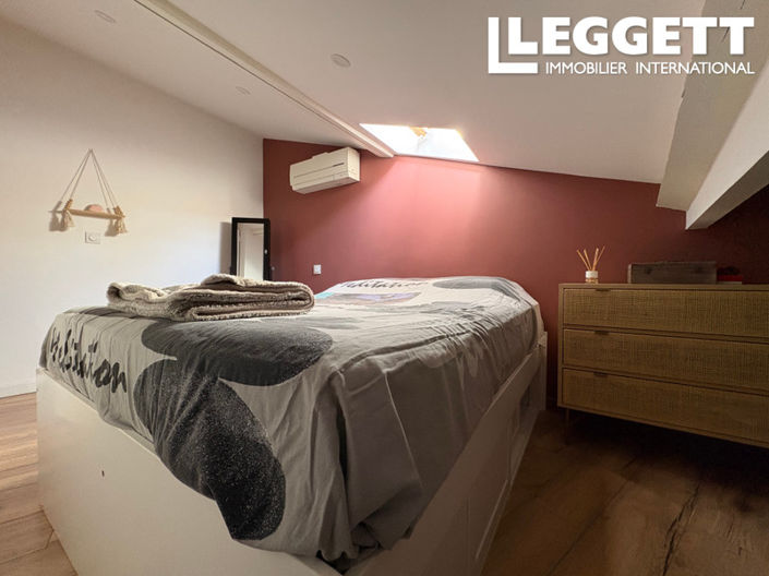 Image No.5-2 Bed House for sale