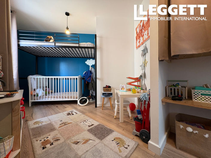 Image No.8-2 Bed House for sale