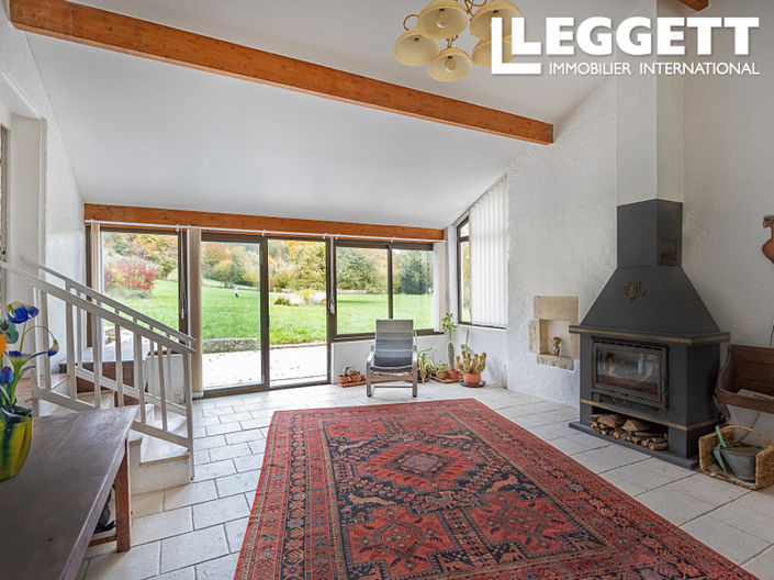Image No.9-6 Bed House for sale