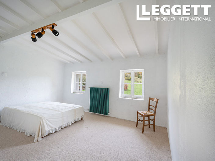 Image No.9-6 Bed House for sale