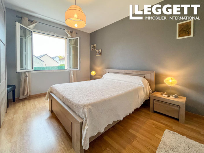 Image No.5-5 Bed House for sale