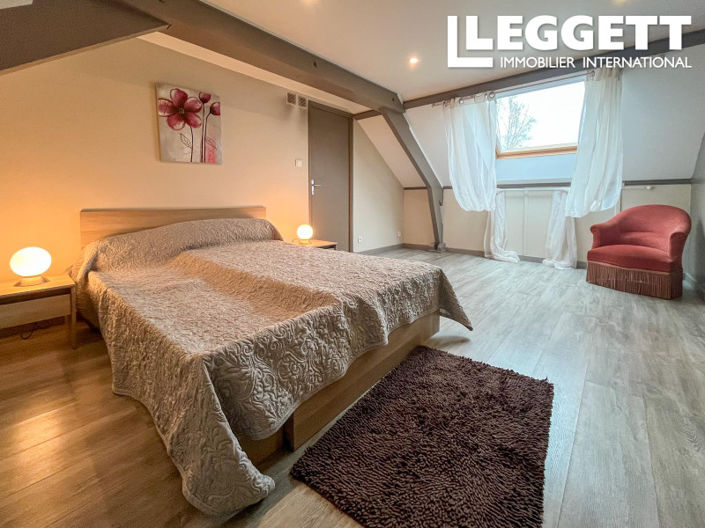 Image No.7-5 Bed House for sale