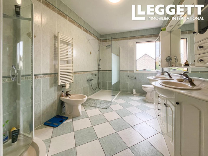 Image No.7-5 Bed House for sale