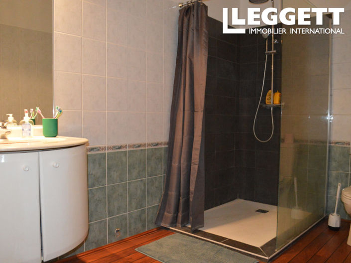 Image No.10-3 Bed House for sale