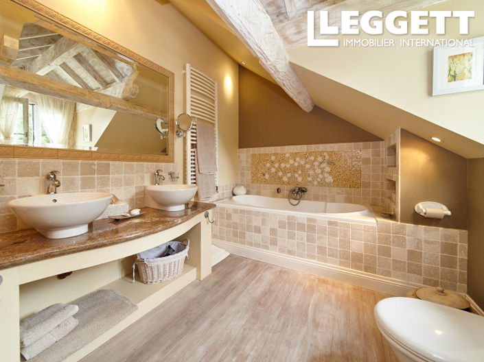 Image No.6-7 Bed House for sale