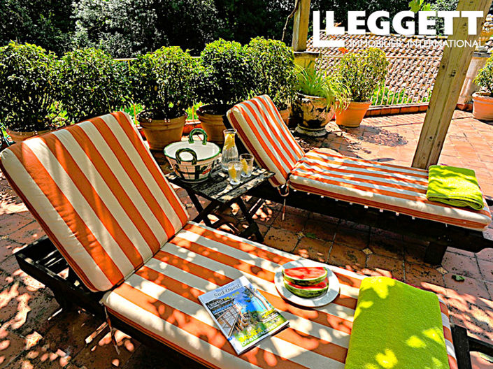 Image No.9-6 Bed House for sale