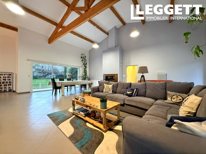 Image No.5-Maison de 4 chambres à vendre à Cours-de-Pile