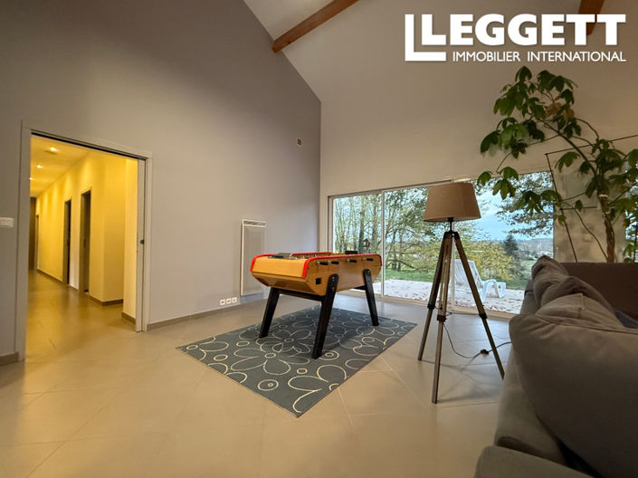 Image No.6-4 Bed House for sale