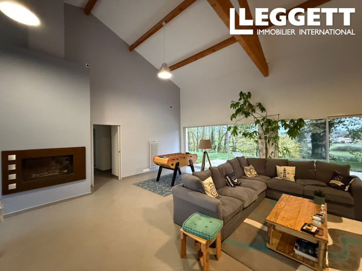 Image No.8-4 Bed House for sale