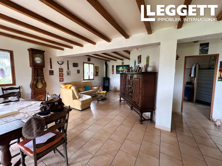 Image No.6-5 Bed House for sale