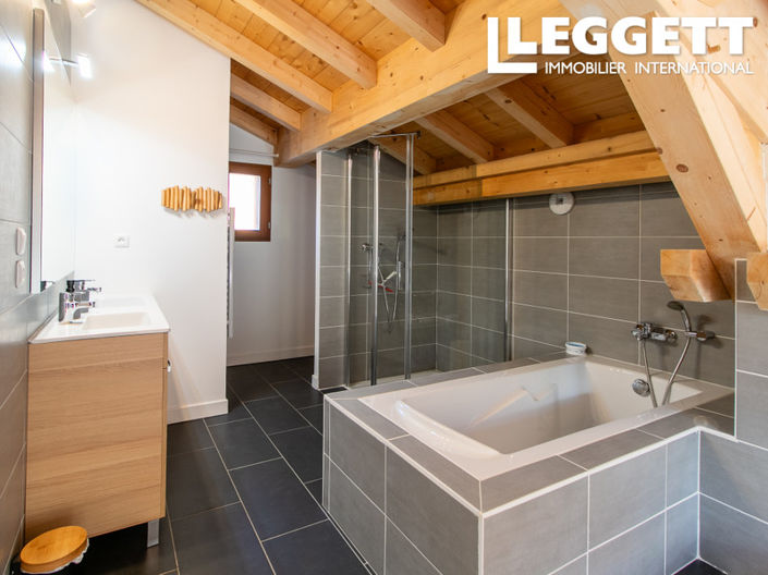 Image No.3-4 Bed House for sale
