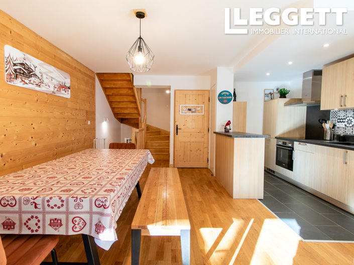 Image No.8-4 Bed House for sale