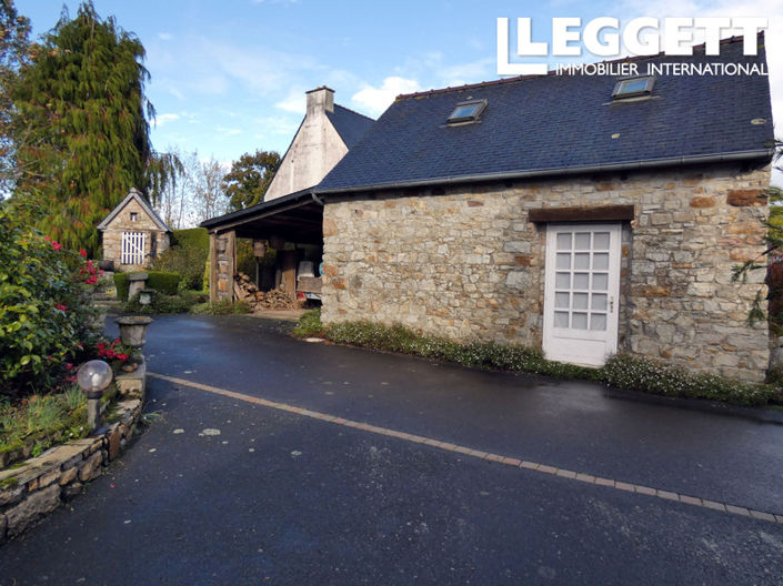 Image No.8-5 Bed House for sale