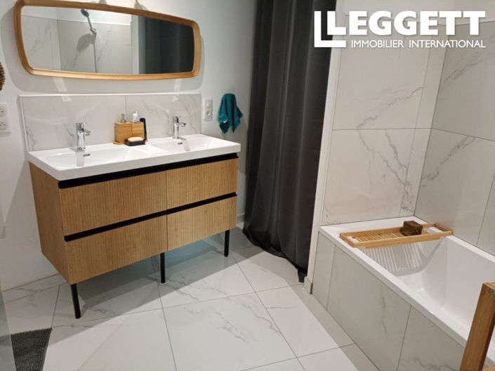 Image No.10-4 Bed House for sale