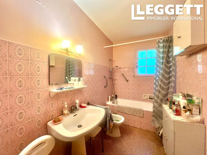 Image No.10-3 Bed House for sale