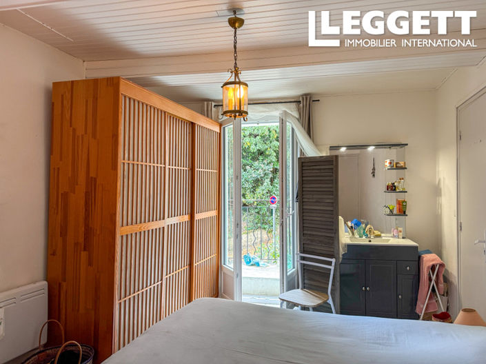 Image No.5-2 Bed House for sale