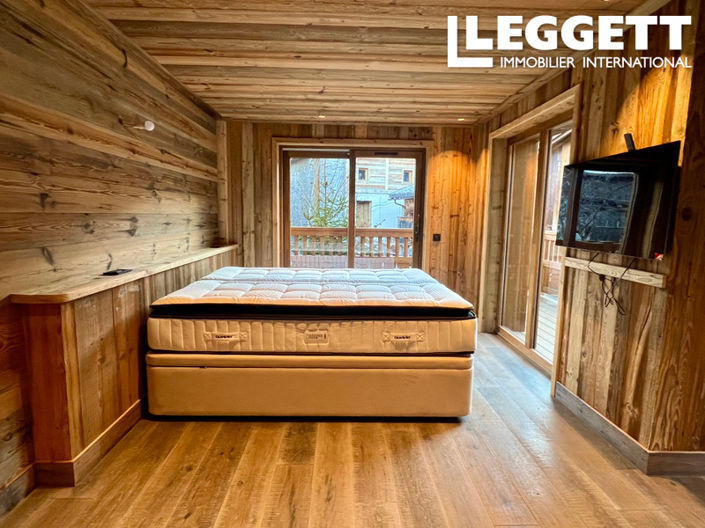 Image No.5-6 Bed House for sale