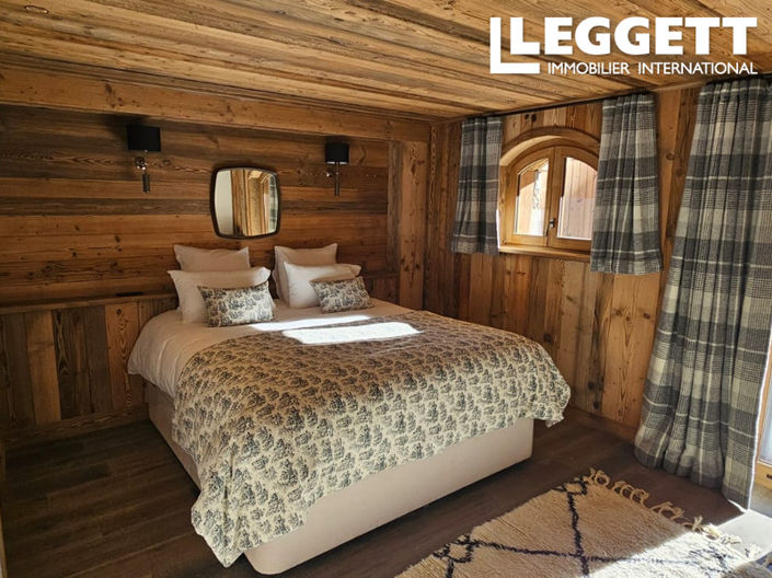 Image No.8-6 Bed House for sale