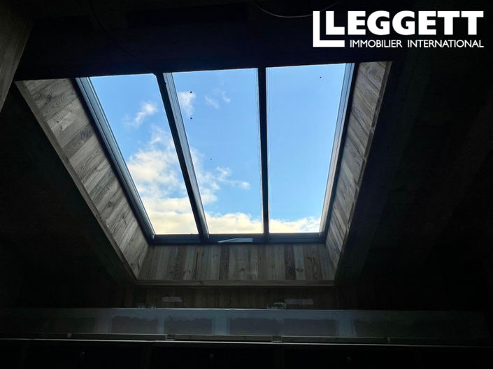 Image No.9-6 Bed House for sale