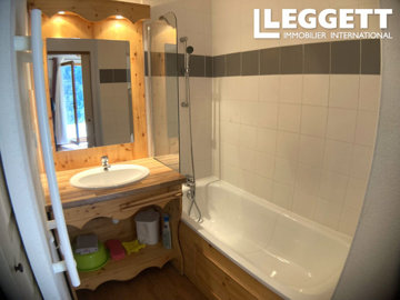 ahr0chm6ly9jzg4uagvzdglhlmltbw8vaw1hz2uvvevom