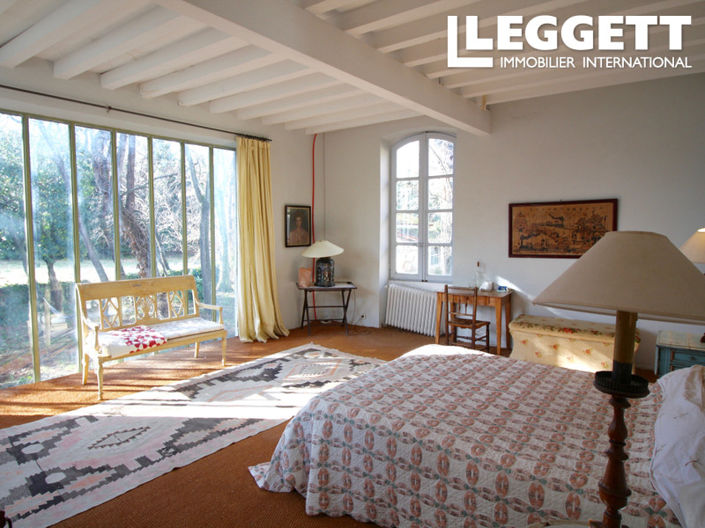 Image No.8-7 Bed House for sale