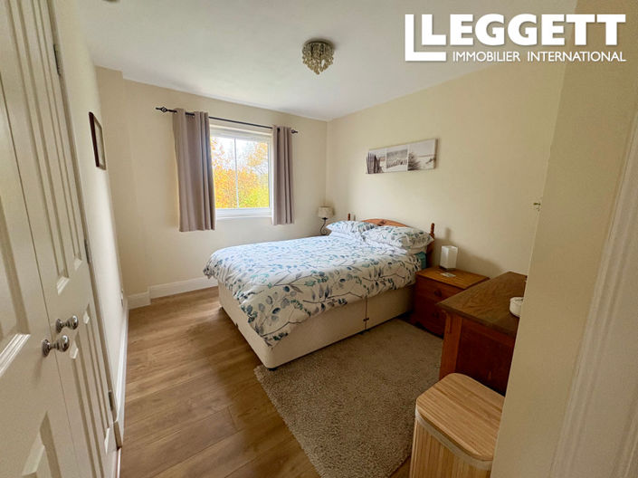 Image No.6-4 Bed House for sale