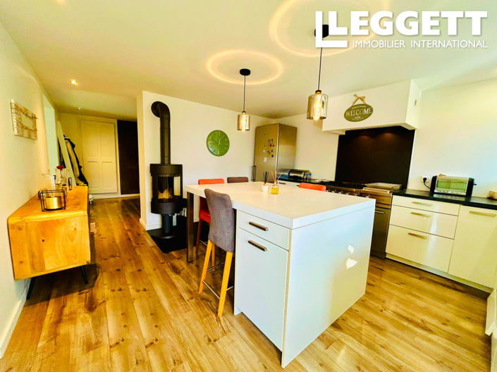 Image No.4-5 Bed House for sale