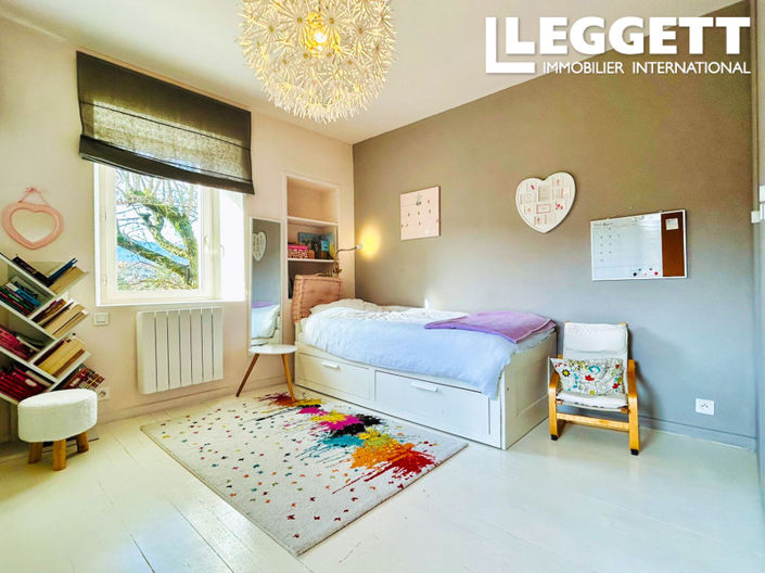 Image No.7-5 Bed House for sale