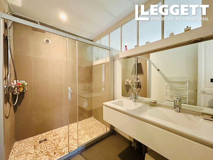 Image No.8-5 Bed House for sale