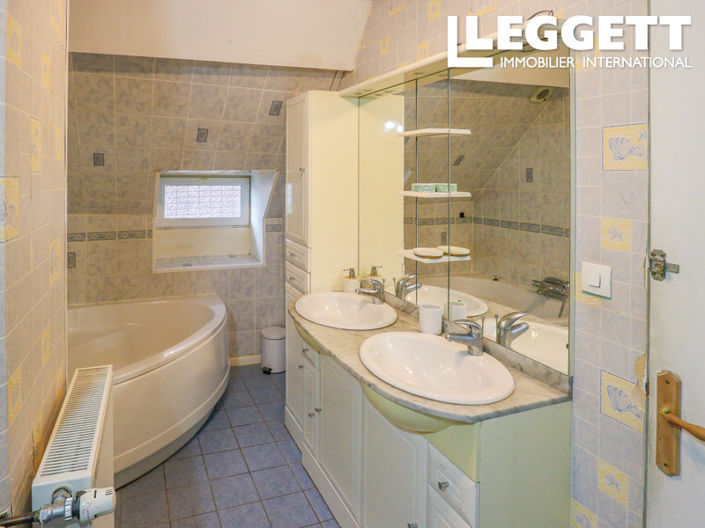 Image No.6-2 Bed House for sale