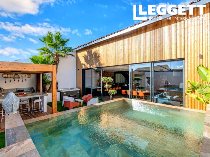 Image No.2-4 Bed House for sale