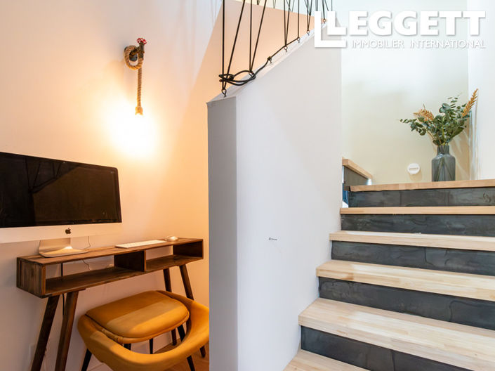 Image No.8-4 Bed House for sale