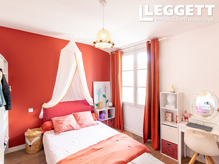 Image No.9-4 Bed House for sale