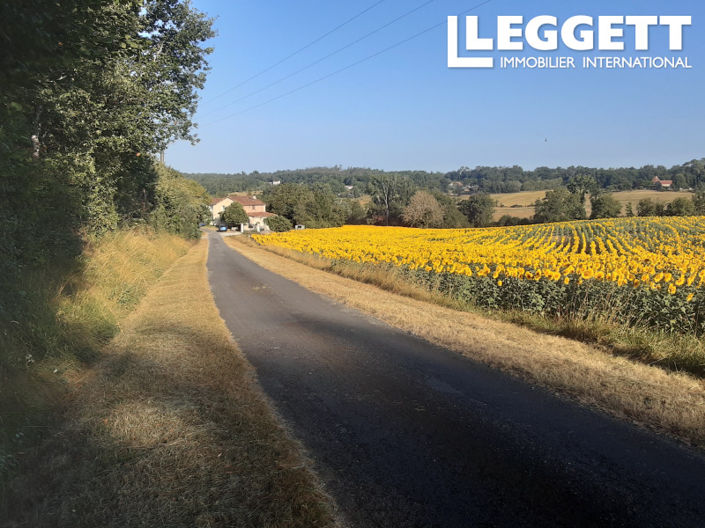 Image No.2-6 Bed House for sale